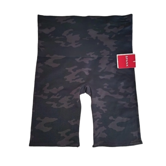 SPANX Women’s Size Medium Camo Printed Seamless Biker Shorts NWT - Picture 5 of 9